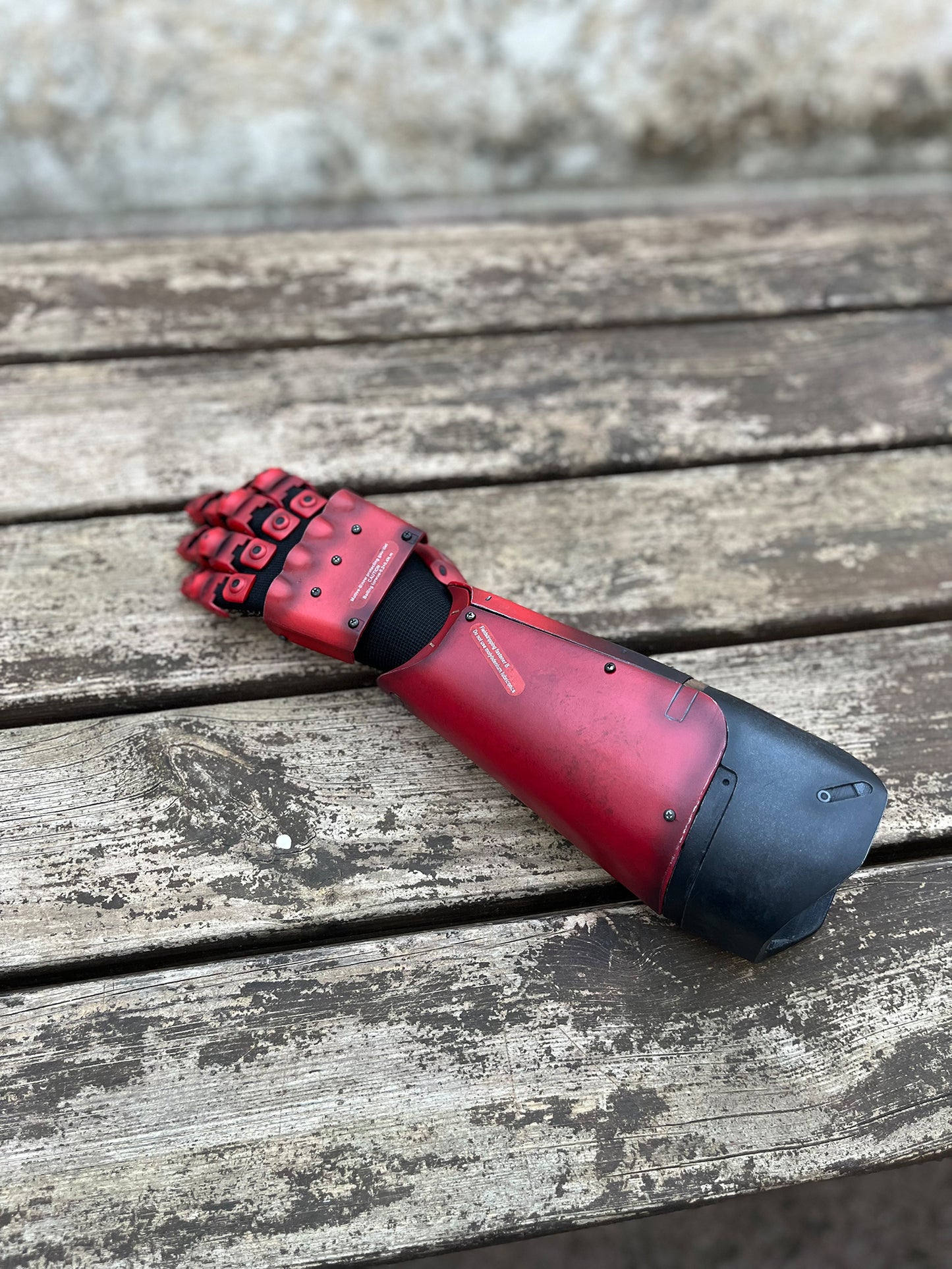 Snake's Bionic Arm Wearable (fan-art)