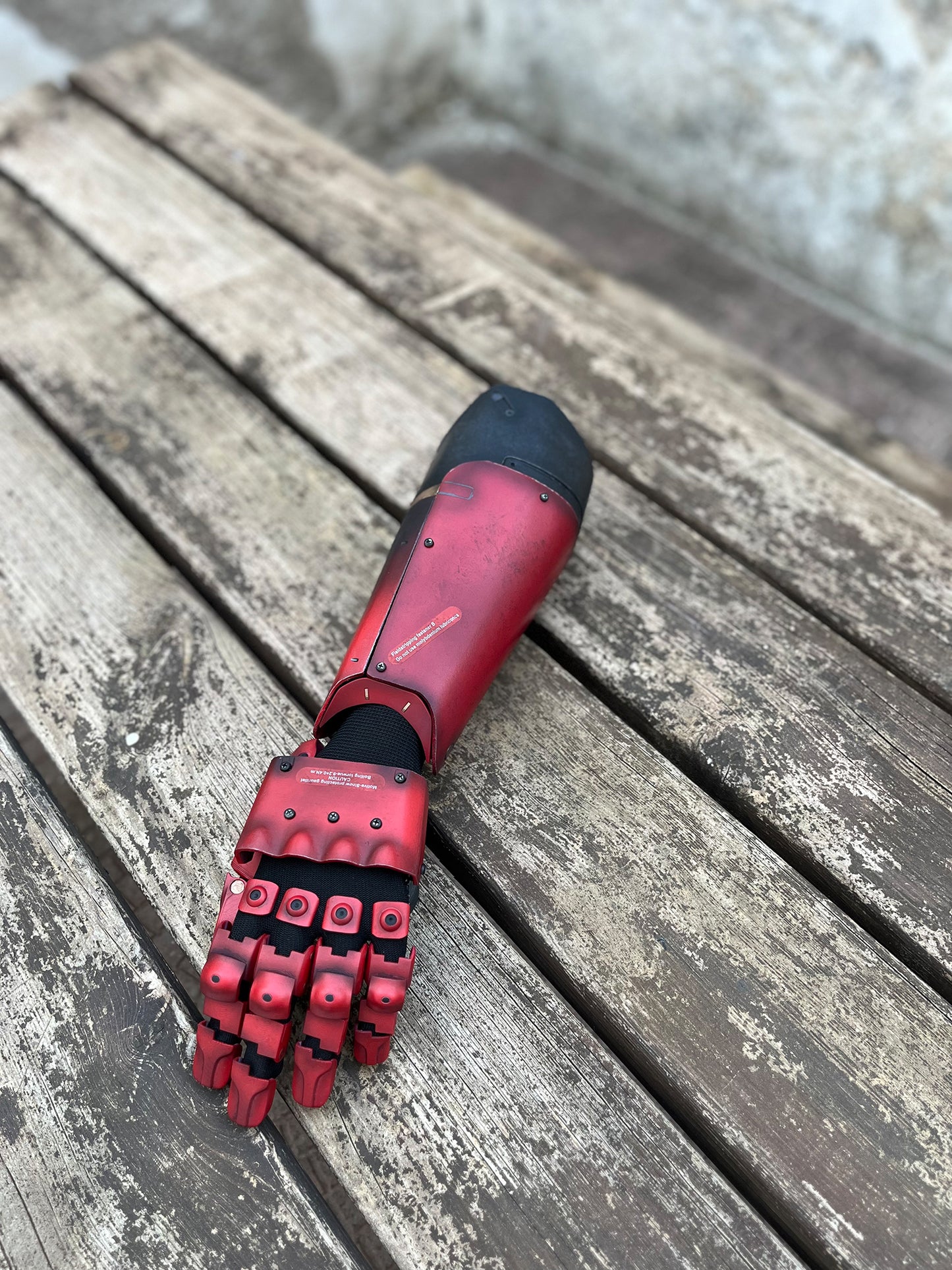 Snake's Bionic Arm Wearable (fan-art)